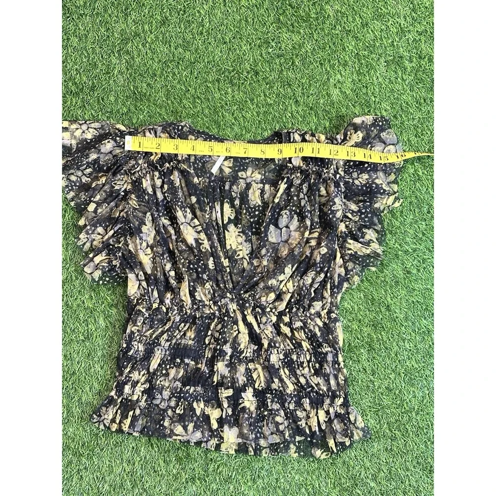 Free People Making Me Smile Top Small Black Floral Pleated‎ Mesh Cropped V Neck
